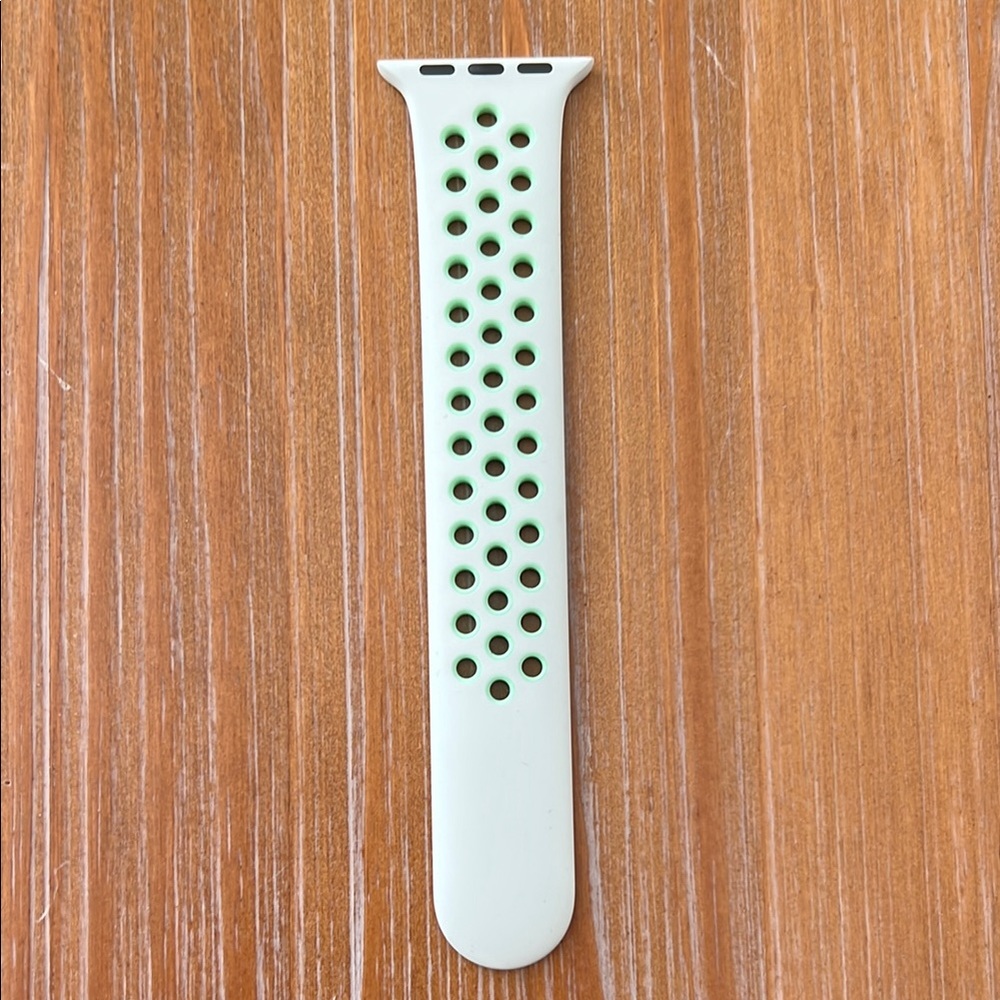 Sporty Apple Watch Band (M/L) 1 piece